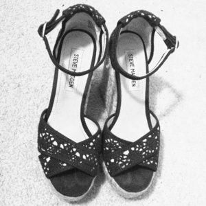 Steve Madden Marrvil Wedges 🌊