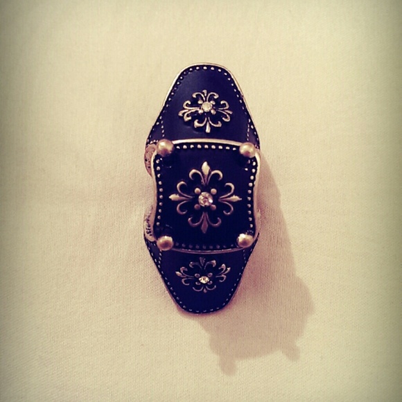 Medieval Style Knuckle Ring