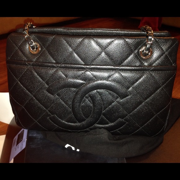 ❤️NFS❤️ Sharing my very first Chanel! - Picture 2 of 3
