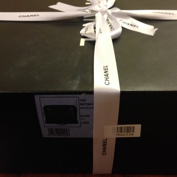 ❤️NFS❤️ Sharing my very first Chanel! - Picture 3 of 3