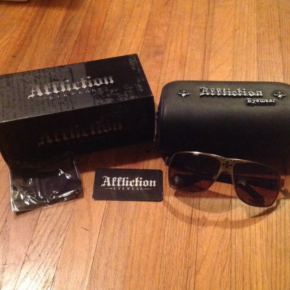 ❤️SOLD IN BUNDLE❤️Affliction Rebel shades