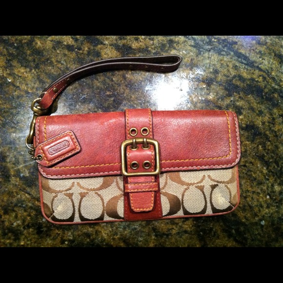 SOLD/RESERVED Authentic Coach wallet/wristlet