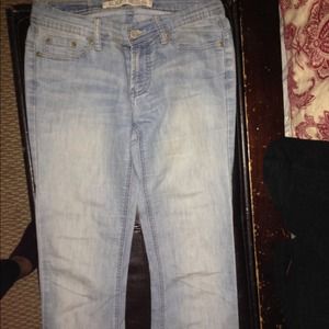 Jeans light blue.