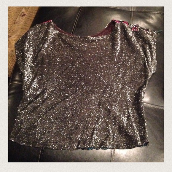 Sequin Multi colored top πΈ - Picture 4 of 4