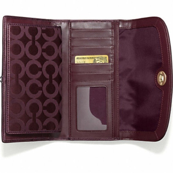 ❌SOLD❌💯COACH signature checkbook wallet - Picture 2 of 2