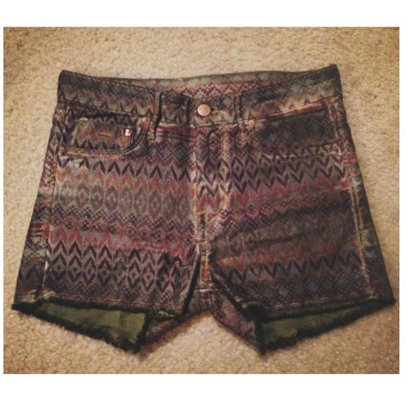 H&M high-waisted Aztec print cutoff shorts