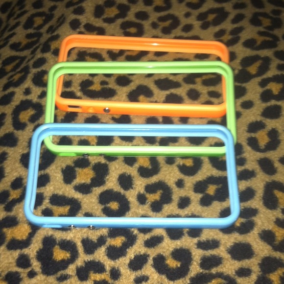 iPhone 4 cases - Picture 2 of 4