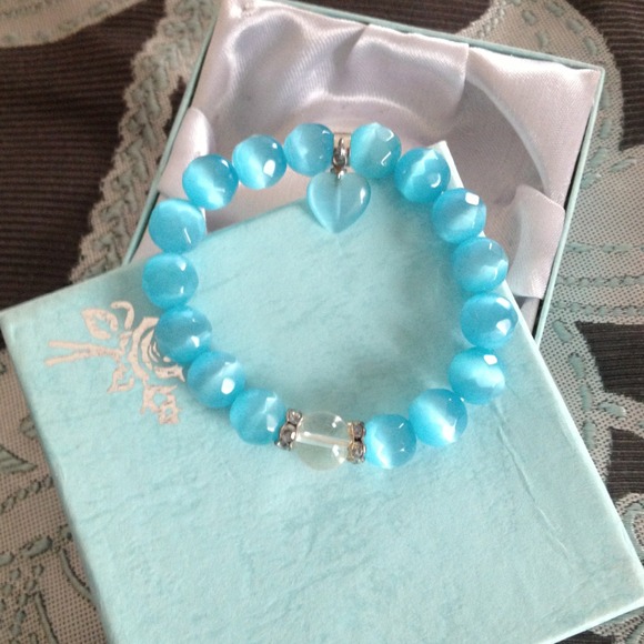 Glass bead bracelet