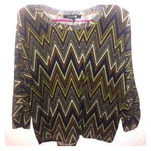 3/4 sleeve tribal print top