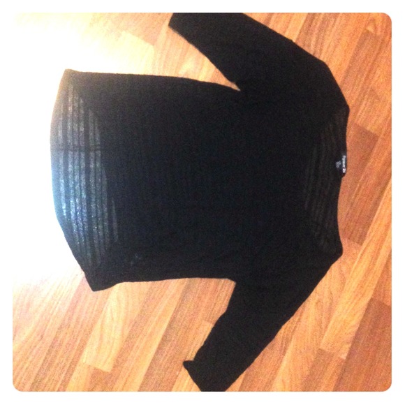 3/4 sleeve black top