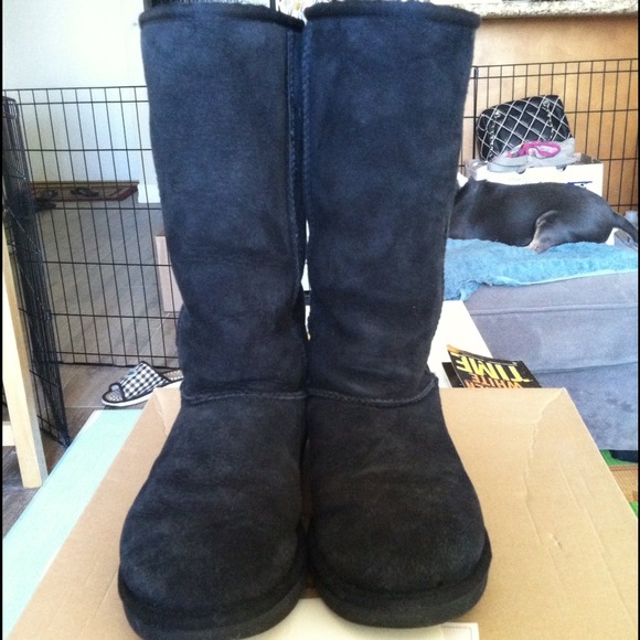 RESERVED Authentic Ugg Classic Tall Boots sz.6