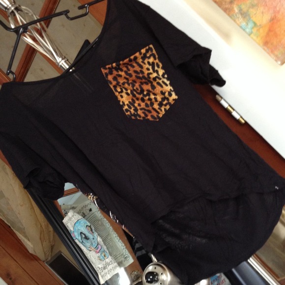 🚫SOLD🚫Leopard print shirt