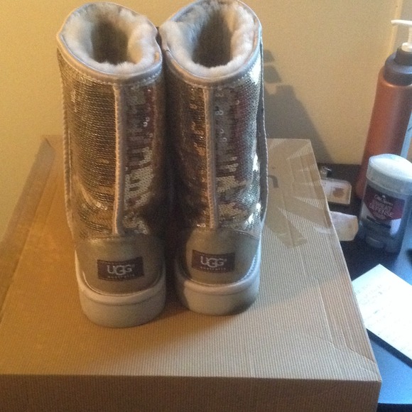 Silver sparkle uggs - Picture 2 of 2