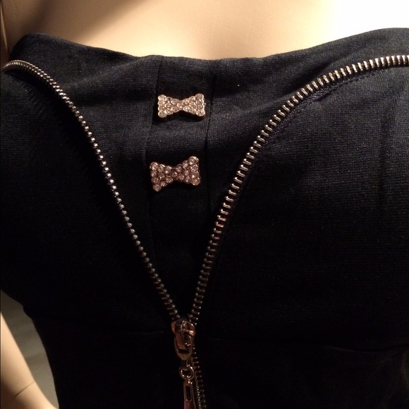 Black strapless zipper/rhinestone mini - Picture 4 of 4
