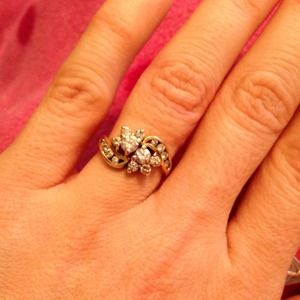 🚫SOLD🚫Genuine diamond ring. 14kp
