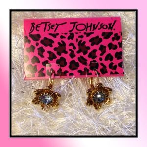 💖Betsey Johnson Crystal Floral Drop Earrings💖