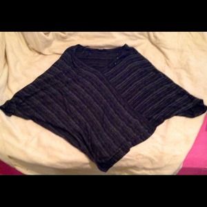 FOREVER 21 BLACK/GRAY STRIPPED PONCHO