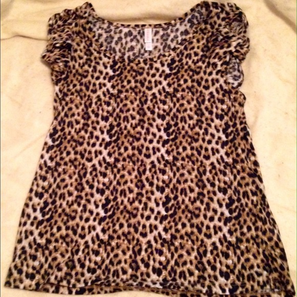 CHEETAH PRINT TOP - Picture 1 of 4