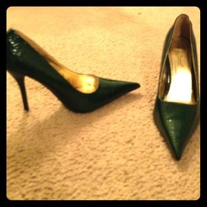 Green stilettos Anne Michelle