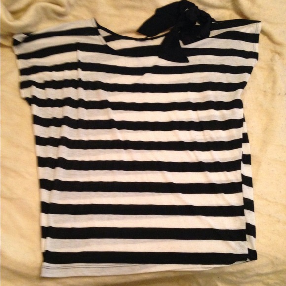 FOREVER 21 baggy top w bow - Picture 1 of 3
