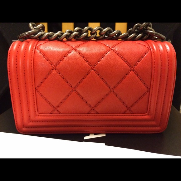 GONE on evilbay Chanel small boy in red caft skin - Picture 3 of 4