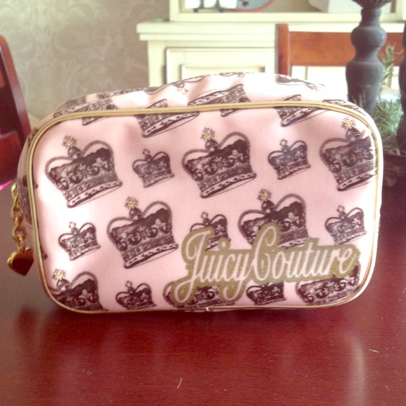 Juicy Couture Accessories - 💥SALE💥Juicy Couture Cosmetic Bag