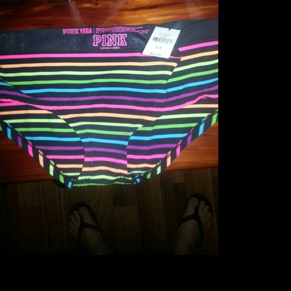 Pink yoga pantiea