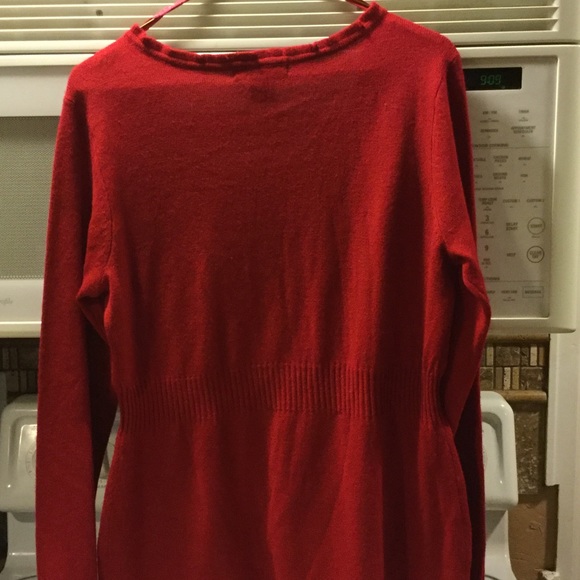 RED RUFFLE SWEATER 🌻 - Picture 4 of 5