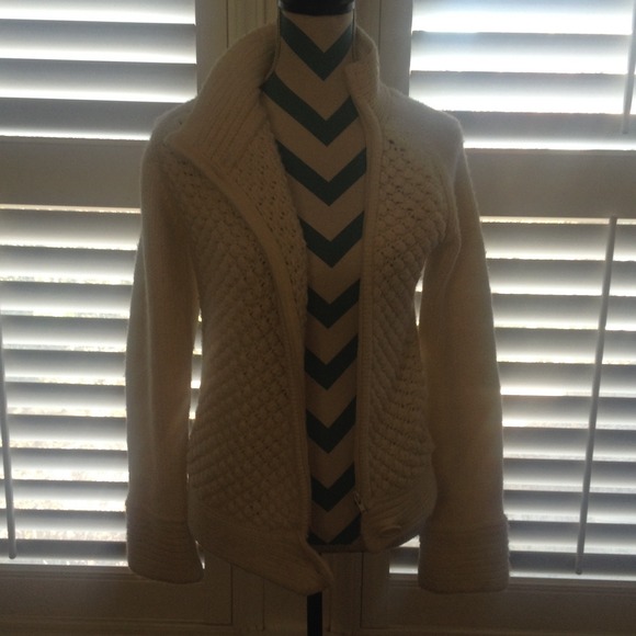 MODA|International Asymmetrical Knit Sweater - Picture 3 of 3