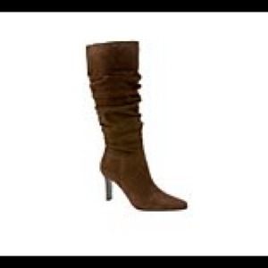 White Mountain Cadonia Brown Suede Boots