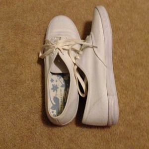 City Sneaks White Canvas Shoes City Sneaks White Canvas Shoes