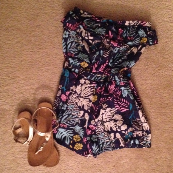 Strapless romper