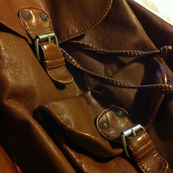 Leather brown backpack - Picture 3 of 4