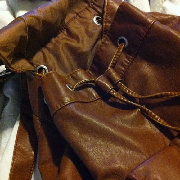 Leather brown backpack - Picture 4 of 4