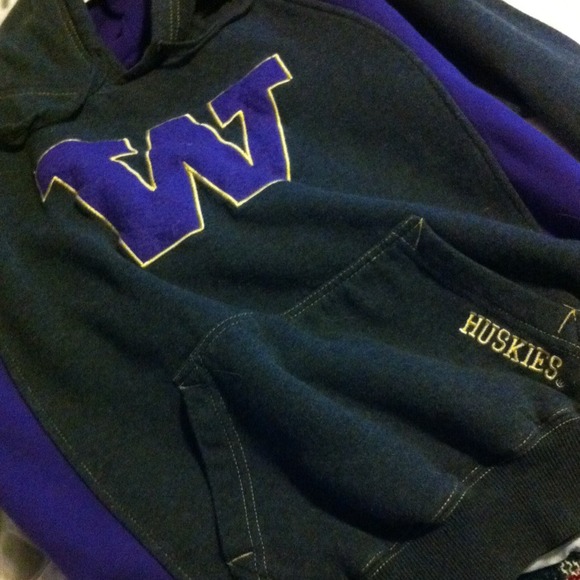 Huskies sweatshirt UW