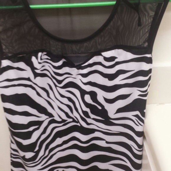 Zebra print top size large. Never worn