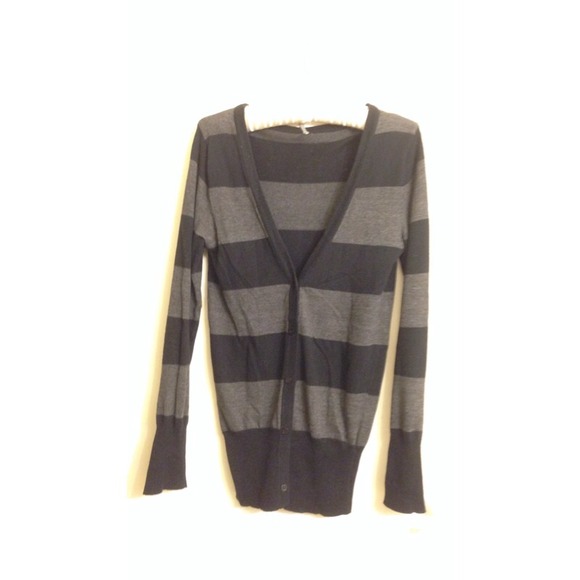 🆕💕Black and Gray Striped Cardigan