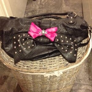 Sold 💀Black bow purse💀Very pretty and big!!