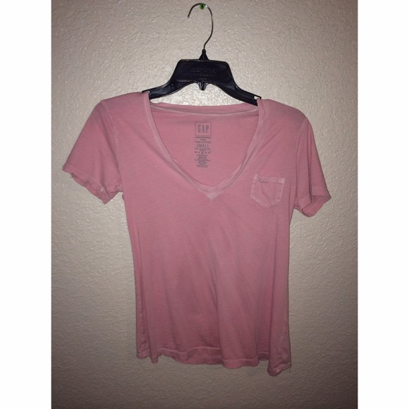 🚫SOLD🚫 Gap Pink V-Neck