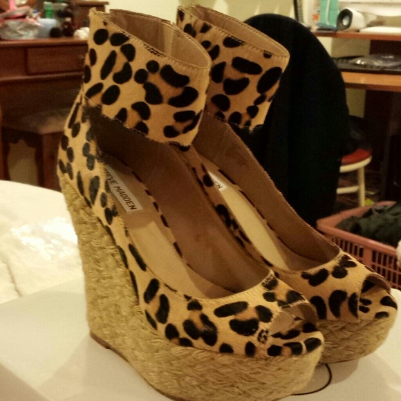 *BRAND NEW* Leopard wedges NWT