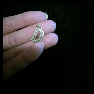 14k letter D