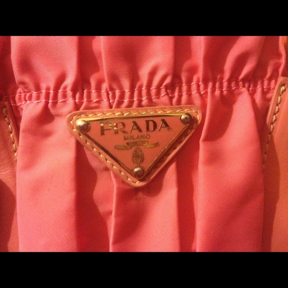 PRADA Tessuto Gaufre Ruched Nylon Leather Shoulder Bag Green Prada Tessuto Gaufre Satchel Shoulder Bag.