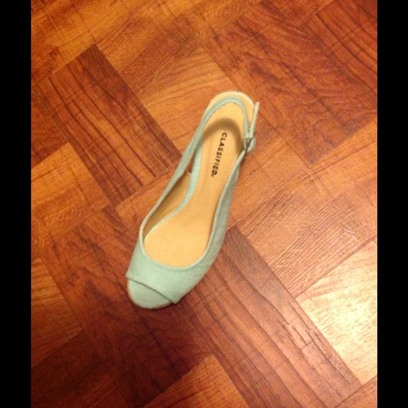 Brand New Mint Peep Toe Wedge - Picture 2 of 2