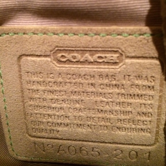 Authentic COACH Signature Hampton Scribble Tote - Picture 3 of 4