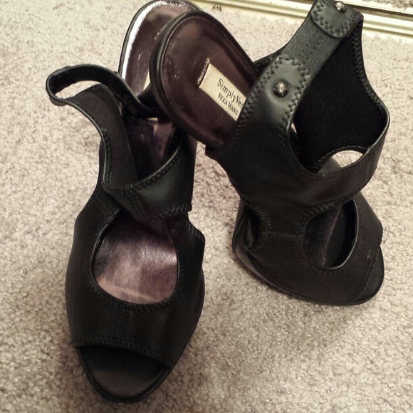 Vera Wang high heels