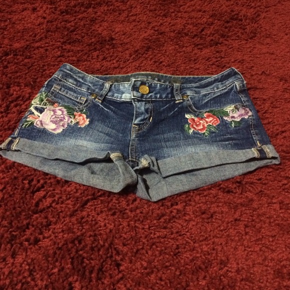 ❌❌SOLD❌❌ Express Shorts Size 2