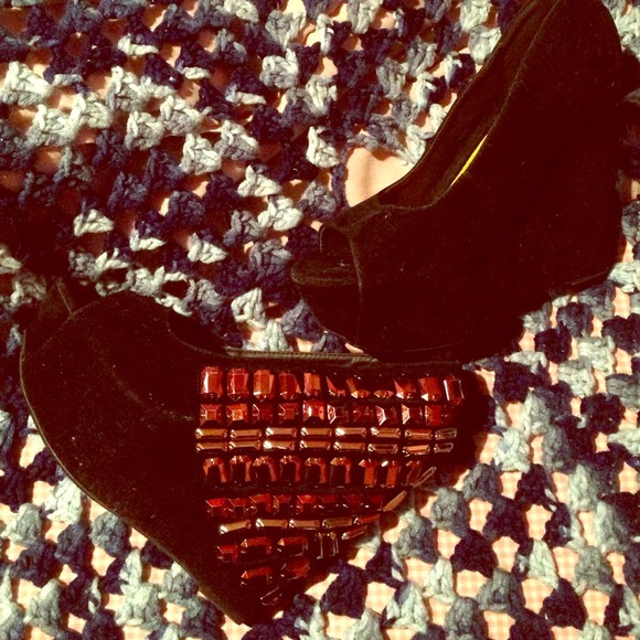 Black FRH heels.