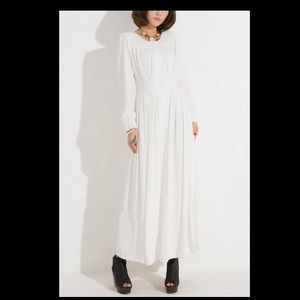 Long sleeve midi white dress