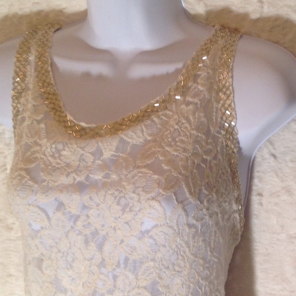 💗Gorgeous Lace See Through Blouse💗 - Picture 3 of 3