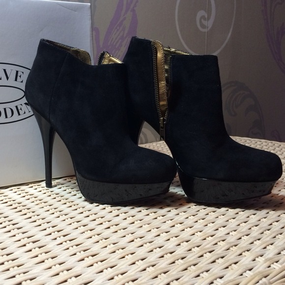 Steve Madden !!!!sexy black suede !!!!